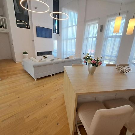 The Rock Apartment Sinaia Exterior photo