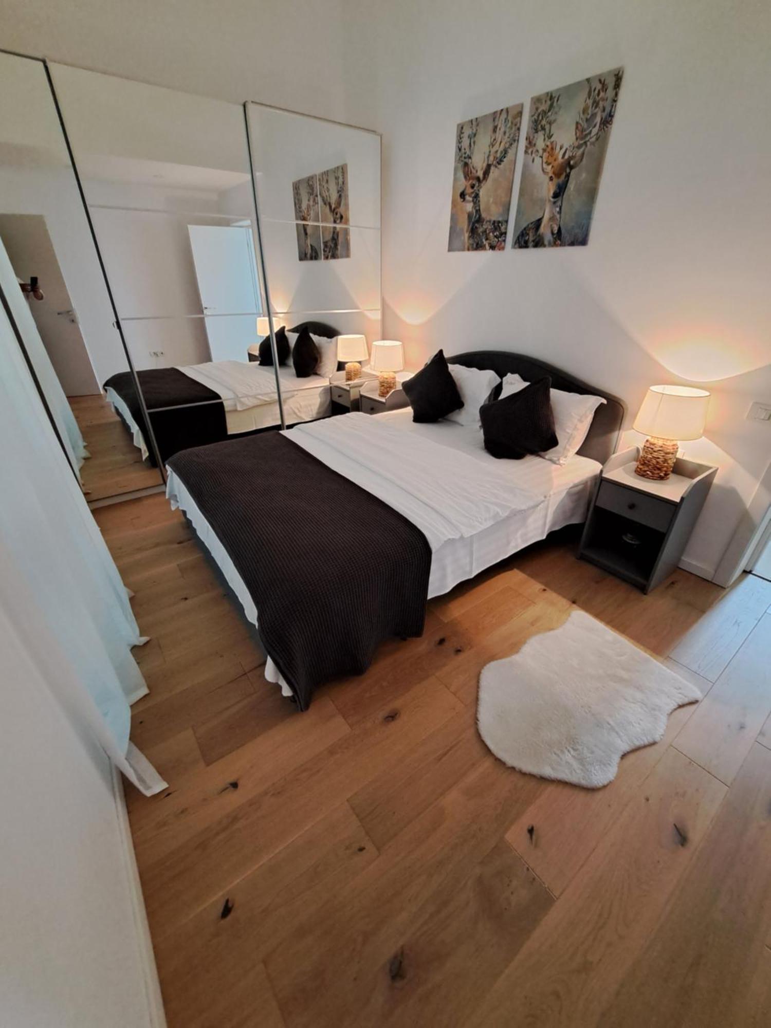 The Rock Apartment Sinaia Exterior photo